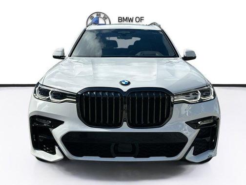 2022 BMW X7 M50i