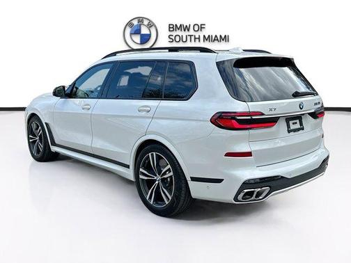 2025 BMW X7 M60i