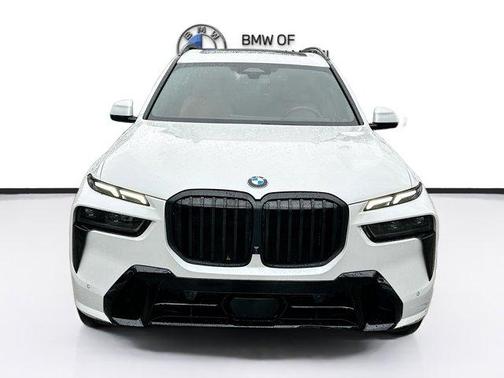 Mineral White Metallic 2024 BMW X7 xDrive40i