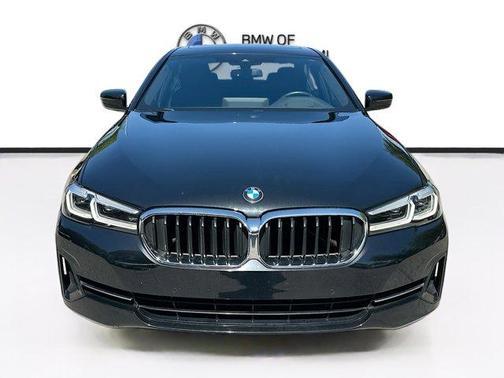 Black Sapphire Metallic 2023 BMW 540 i
