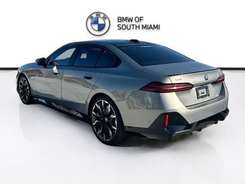 2026 BMW 550e xDrive