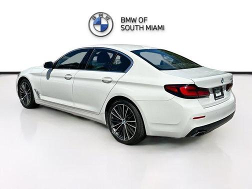 2022 BMW 530 i