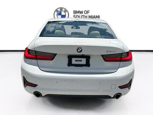 2019 BMW 330 i