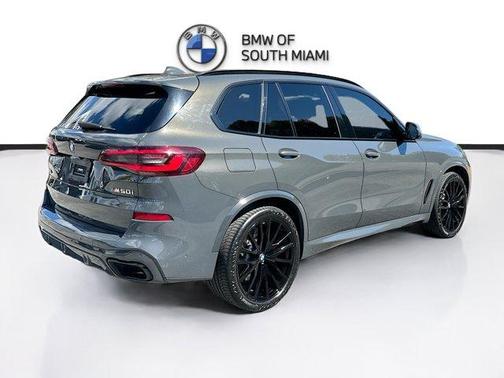 2022 BMW X5 M50i
