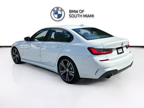2022 BMW 330 i