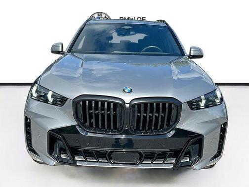 Gray Metallic 2025 BMW X5 sDrive40i