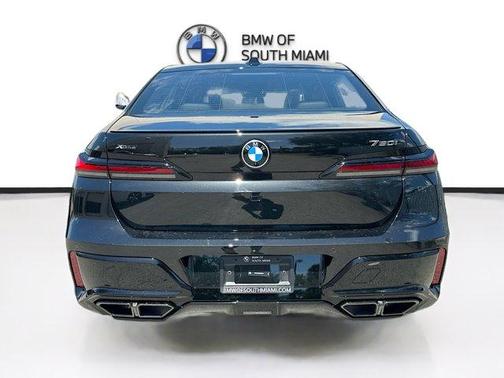 2025 BMW 760 760i xDrive