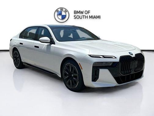 2025 BMW 750e xDrive