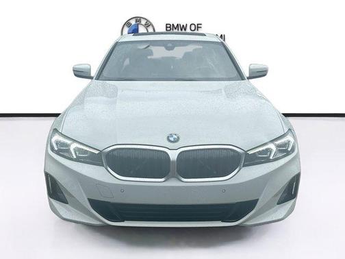 Alpine White 2024 BMW 330 i