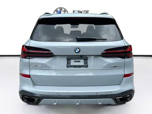 Gray Metallic 2024 BMW X5 sDrive40i