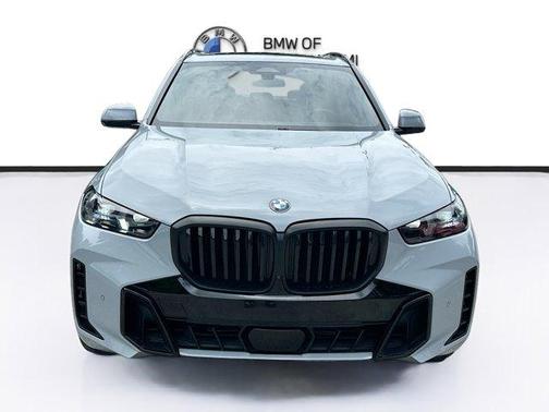 Gray Metallic 2024 BMW X5 sDrive40i