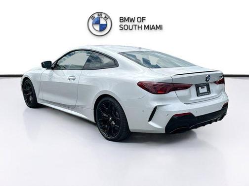 Mineral White Metallic 2027 BMW M440 i