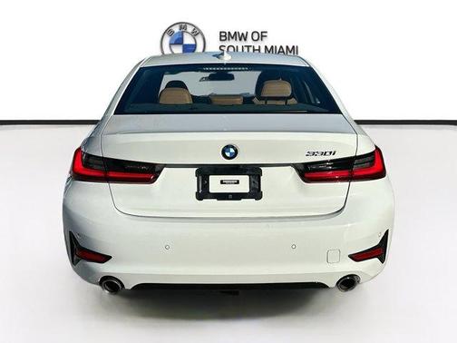 2022 BMW 330 i