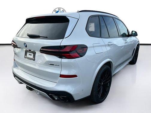 Mineral White Metallic 2026 BMW X5 sDrive40i