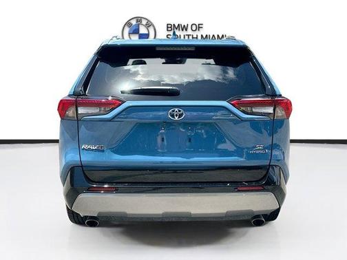 2022 Toyota RAV4 Hybrid SE