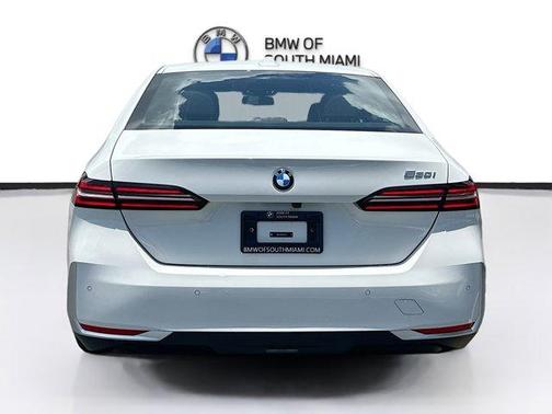 2026 BMW 530 i