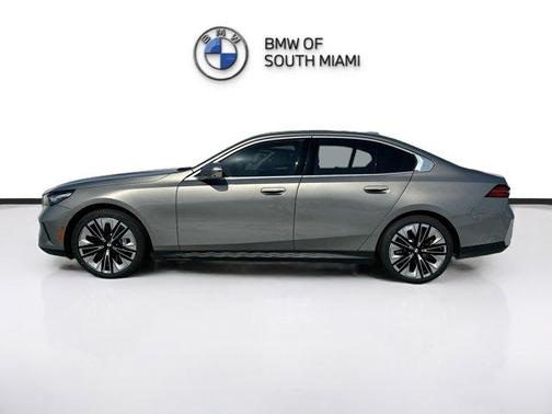 2025 BMW 530 i
