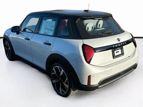 White Metallic 2026 MINI Hardtop OXFORD EDITION