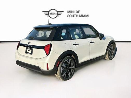 White Metallic 2026 MINI Hardtop OXFORD EDITION