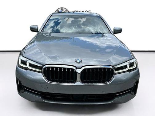 Skyscraper Gray Metallic 2023 BMW 530 i