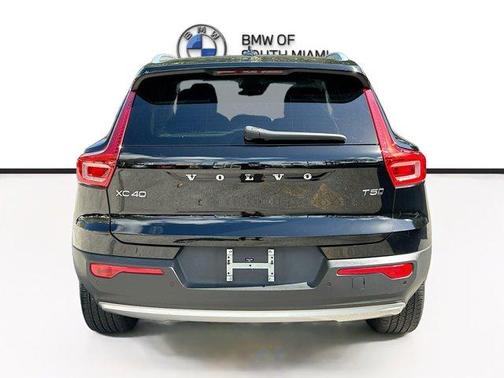 2020 Volvo XC40 T5 Momentum