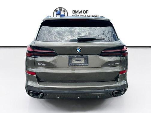 Manhattan Green Metallic 2026 BMW X5 sDrive40i