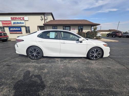 2019 Toyota Camry SE