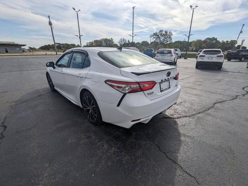 2019 Toyota Camry SE