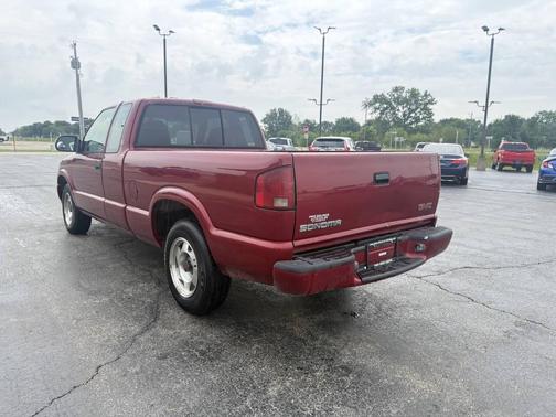 Red 2000 GMC Sonoma SLS