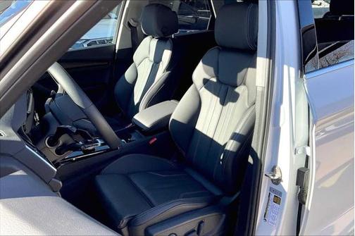 2024 Audi Q5 45 S line Premium