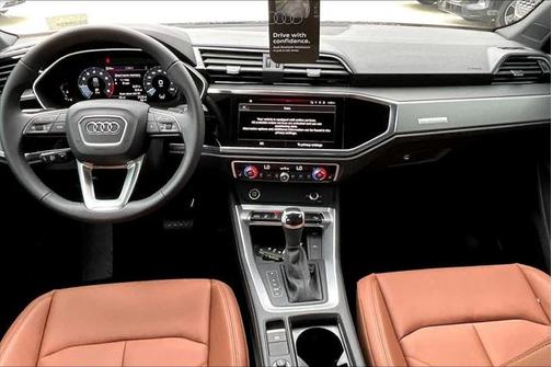 2025 Audi Q3 Premium 45 TFSI S line quattro Tiptronic