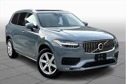 2022 Volvo XC90 T5 Momentum