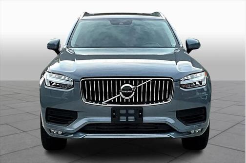 2022 Volvo XC90 T5 Momentum