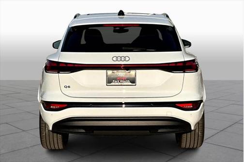 2025 Audi Q6 e-tron Premium Plus