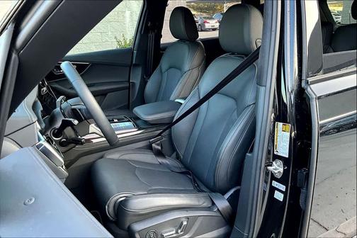 2025 Audi Q7 55 Prestige