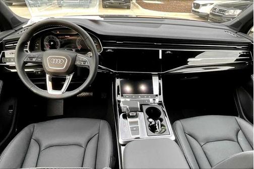 2025 Audi Q7 55 Premium Plus