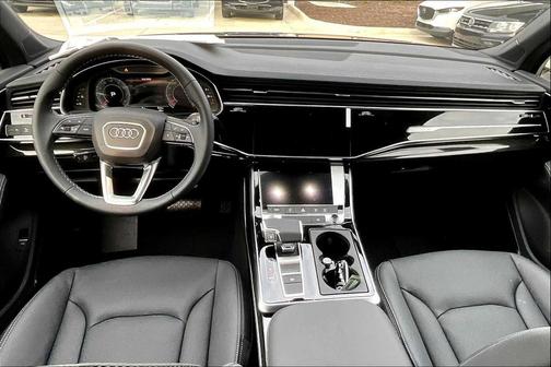 2025 Audi Q7 55 Premium Plus