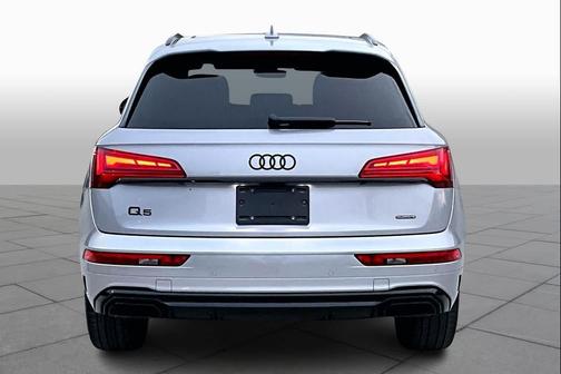 2024 Audi Q5 45 S line Prestige