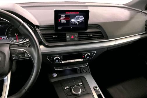 2020 Audi Q5 45 Titanium Premium