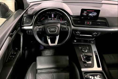 2020 Audi Q5 45 Titanium Premium
