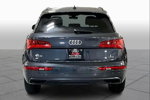 2020 Audi Q5 45 Titanium Premium