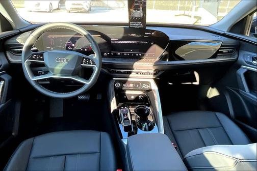 2025 Audi Q5 Premium TFSI quattro S tronic