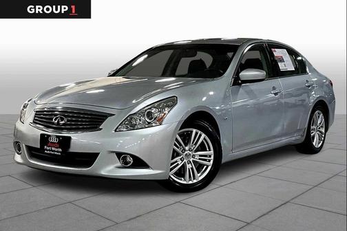 2015 INFINITI Q40 Base