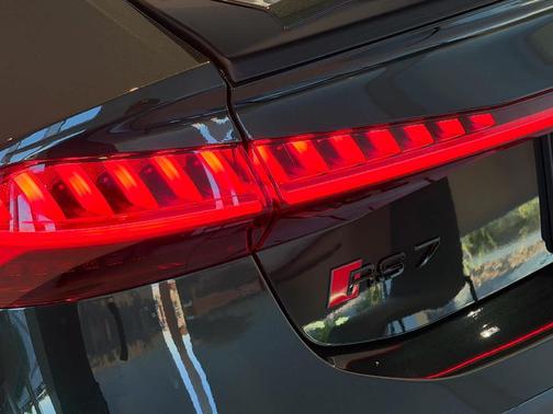 2026 Audi RS 7 4.0T Performance
