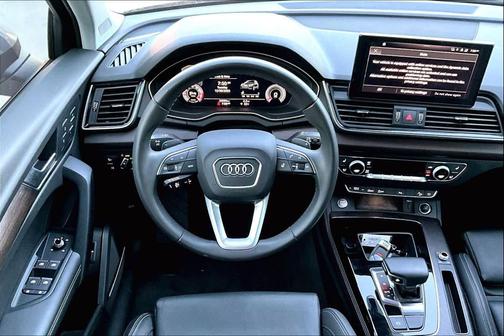 2023 Audi Q5 45 S line Premium Plus