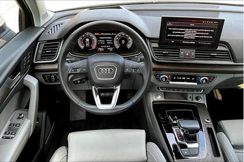 2023 Audi Q5 45 S line Prestige