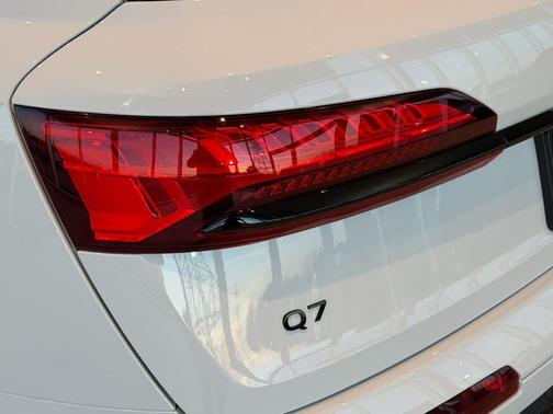 2026 Audi Q7 55 Premium Plus