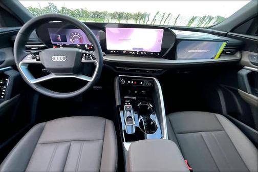 Mythos Black Metallic 2026 Audi Q5 Premium Plus TFSI quattro S tronic