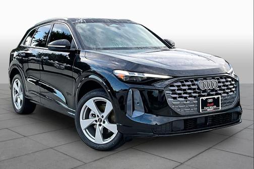 Mythos Black Metallic 2026 Audi Q5 Premium Plus TFSI quattro S tronic