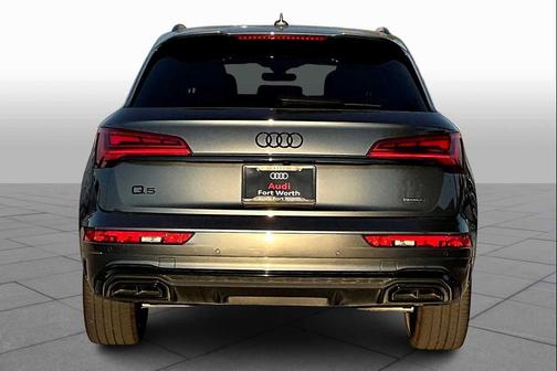 2022 Audi Q5 45 S line Prestige